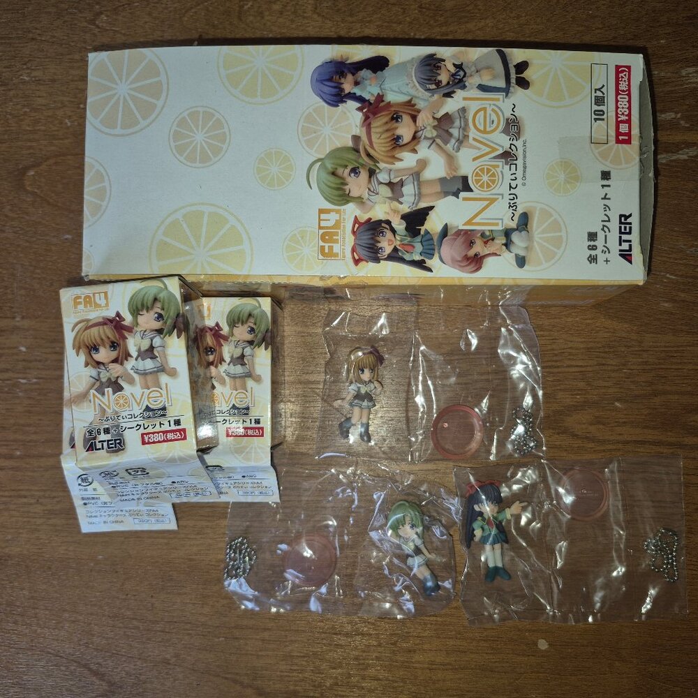 Navel Characters Pretty Collection mini figure keychain bundle anime old school